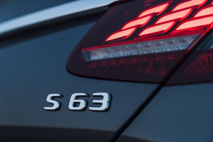 Логотип Mercedes-AMG S63 4Matic+ Coupe (C217) 2018 года  (AU) (фото 34 из 40)